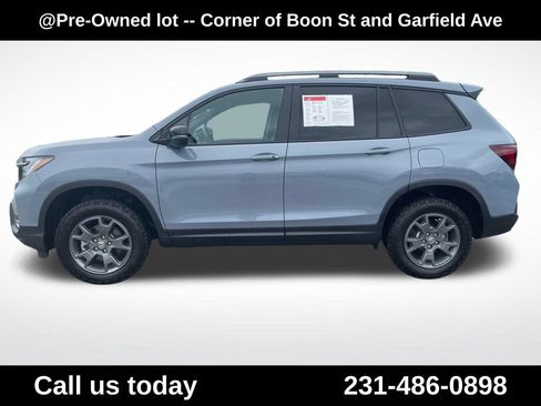 Used 2025 Honda Passport TrailSport image 3