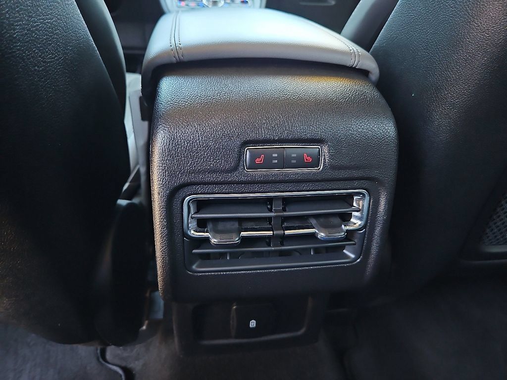 Used 2020 Lincoln Corsair Reserve w/ Appearance Package FWD image 17