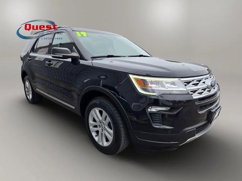 Used 2019 Ford Explorer XLT w/ Equipment Group 202A AWD/4WD image 1