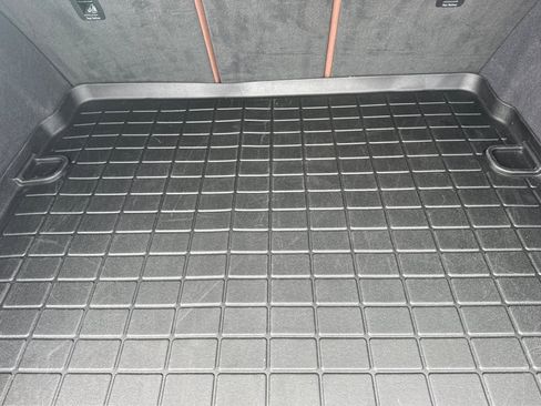 Used 2022 Audi e-tron Prestige w/ Prestige Package image 16