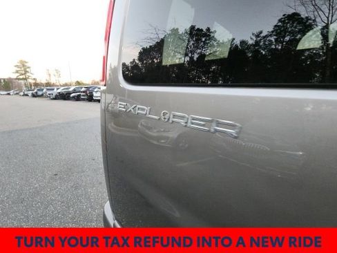 Used 2020 Chevrolet Express 2500 w/ Enhanced Convenience Package image 20