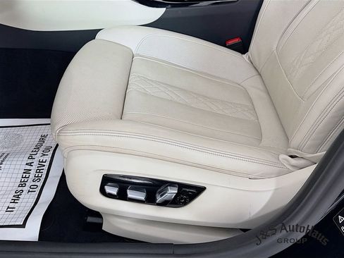 Used 2023 BMW M550i xDrive w/ Executive Package image 25