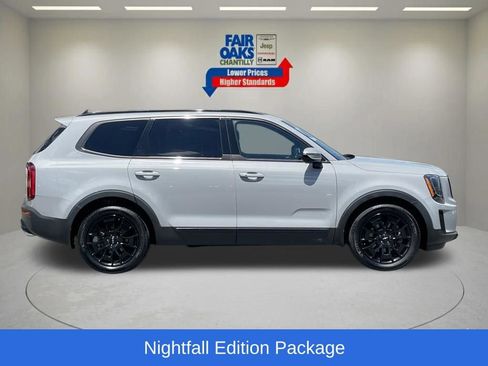 Used 2022 Kia Telluride SX w/ Nightfall Edition Package AWD/4WD image 5