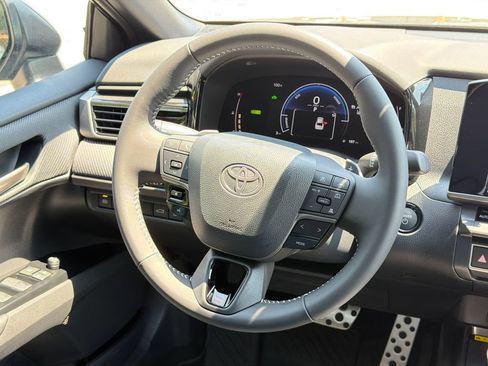 New 2026 Toyota Camry Hybrid FWD image 29