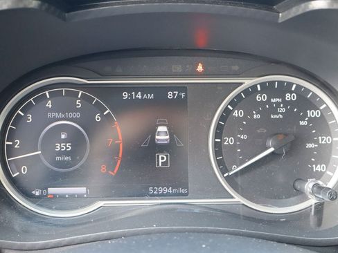 Used 2024 Nissan Versa SV FWD image 8
