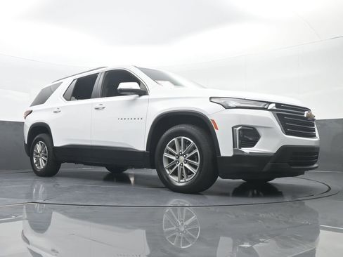 Used 2023 Chevrolet Traverse LT image 65
