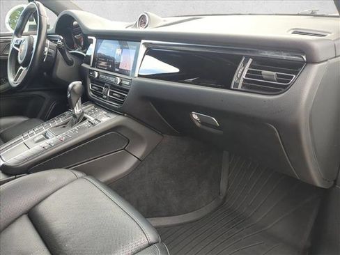 Used 2020 Porsche Macan S image 23