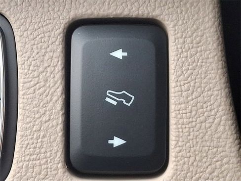 Used 2024 Lincoln Navigator Premiere image 24