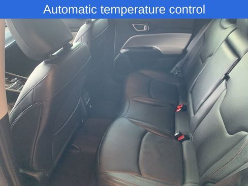 Used 2022 Jeep Compass Limited image 10