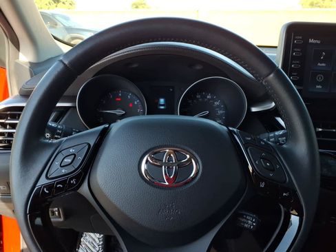 Used 2022 Toyota C-HR Limited FWD image 30