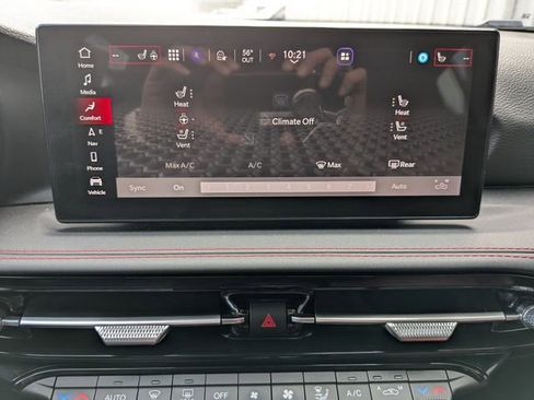 Used 2024 Dodge Hornet GT image 3