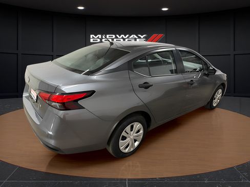 Used 2024 Nissan Versa S FWD image 4