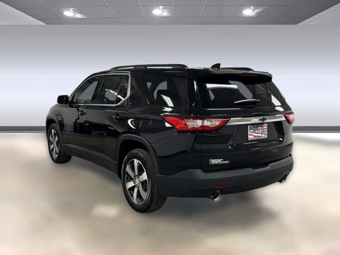 Used 2019 Chevrolet Traverse LT w/ LT Premium Package FWD image 3