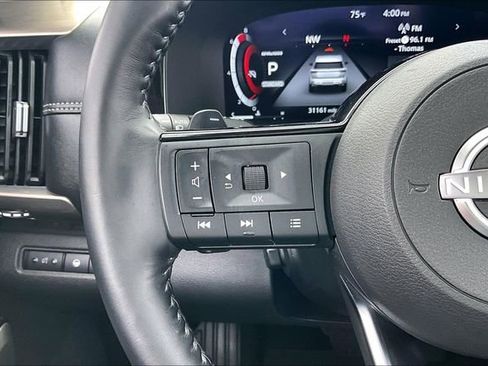 Certified 2024 Nissan Pathfinder Platinum FWD image 10