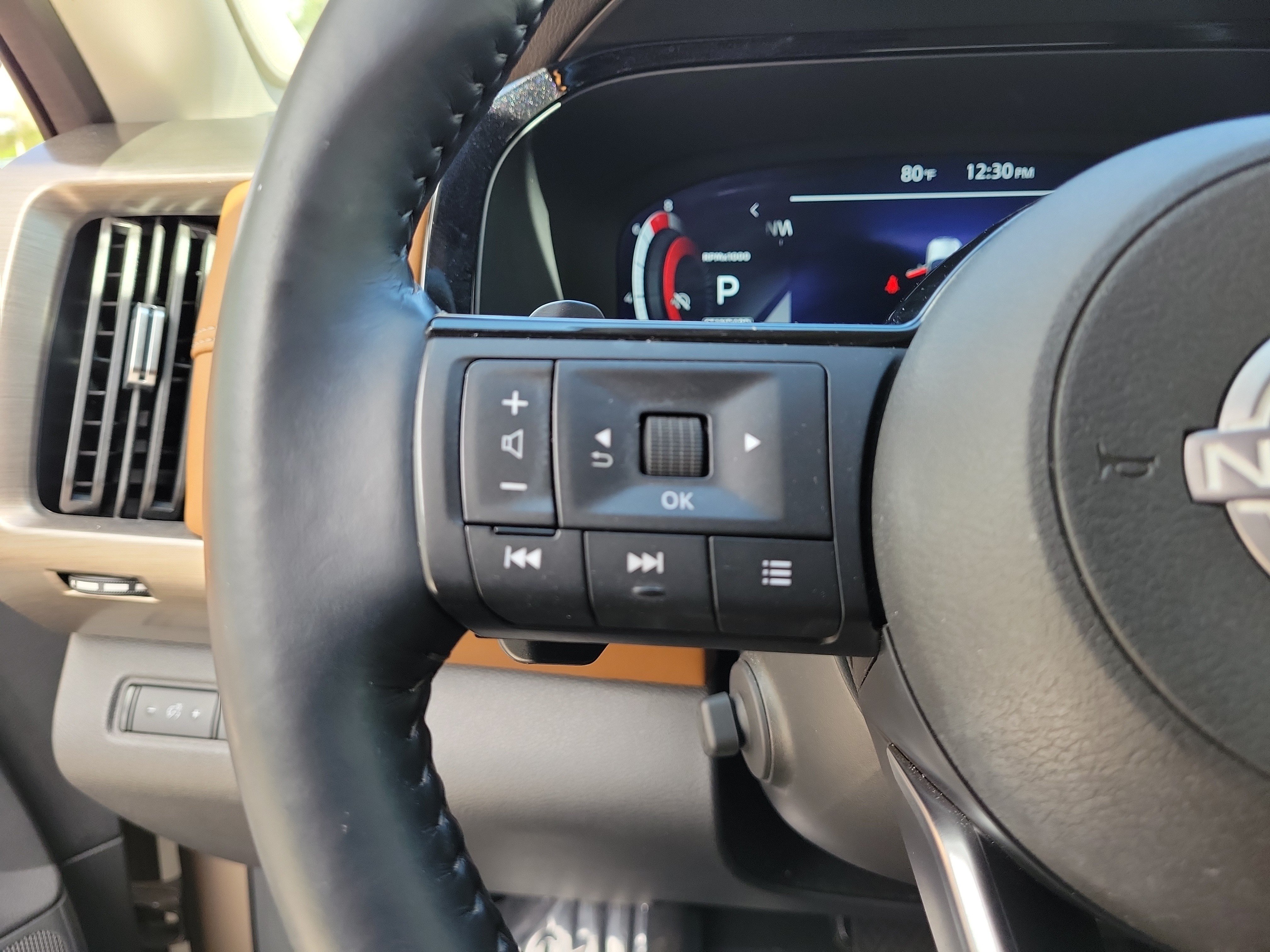 Certified 2025 Nissan Pathfinder Platinum w/ Cargo Package FWD image 23
