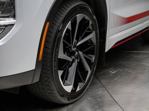 Used 2024 Mitsubishi Outlander SE image 7