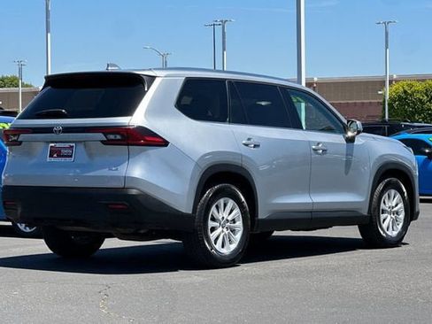 Certified 2025 Toyota Grand Highlander FWD image 4