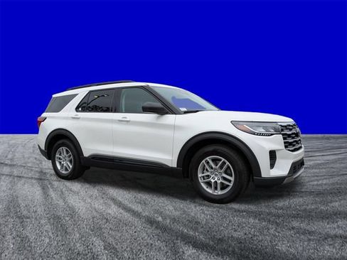 Certified 2026 Ford Explorer Active RWD image 2