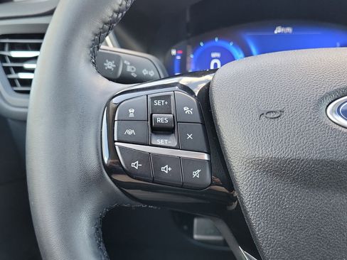 Used 2022 Ford Escape SEL w/ Technology Package image 16