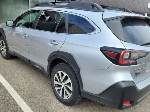 Used 2023 Subaru Outback Premium image 12