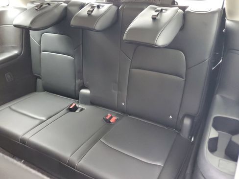Certified 2025 Nissan Pathfinder SL FWD image 10
