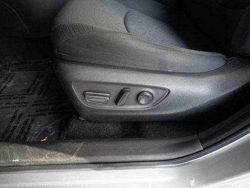 Used 2023 Toyota RAV4 XLE image 12