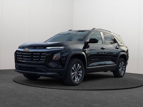 New 2026 Chevrolet Equinox LT FWD image 3