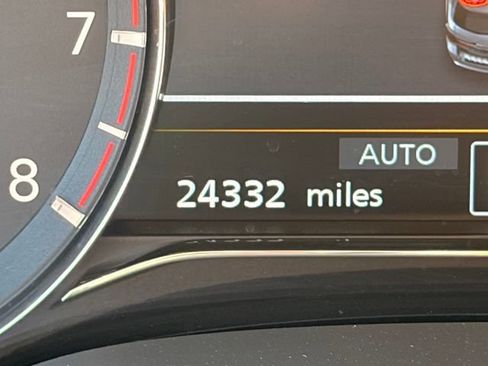 Used 2024 INFINITI QX80 Sensory AWD/4WD image 16