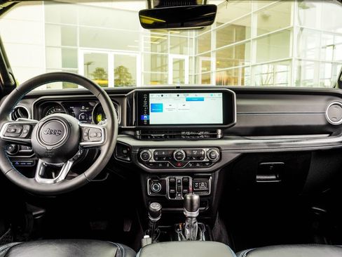 Used 2024 Jeep Wrangler High Altitude image 5