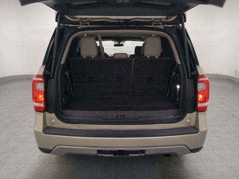 Used 2018 Ford Expedition XLT w/ Equipment Group 202A RWD image 29