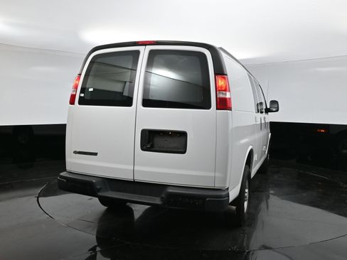 Used 2022 Chevrolet Express 2500 w/ Driver Convenience Package image 6