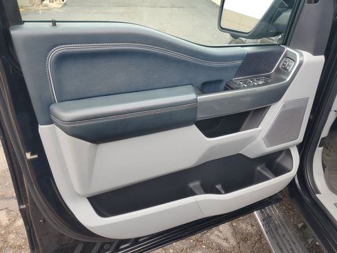 Used 2022 Ford F150 Limited image 10