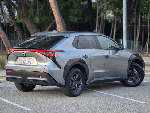 Used 2023 Toyota bZ4X XLE w/ Weather Package AWD/4WD image 7