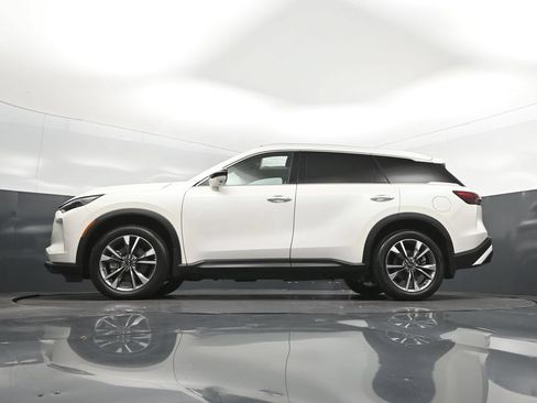 Used 2023 INFINITI QX60 Luxe w/ Performance Audio Package FWD image 39
