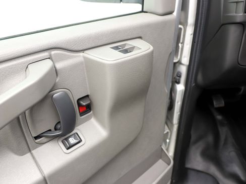 Used 2017 Chevrolet Express 2500 LS image 20