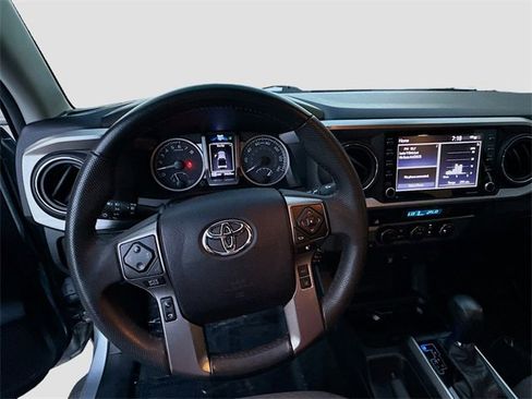 Used 2022 Toyota Tacoma SR5 image 8