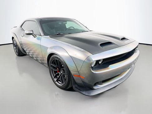 Used 2019 Dodge Challenger SRT Hellcat image 3