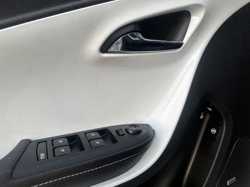 Used 2012 Chevrolet Volt Premium w/ Premium Trim Package image 20