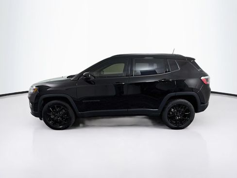 Used 2025 Jeep Compass Latitude w/ Altitude Special Edition AWD/4WD image 4