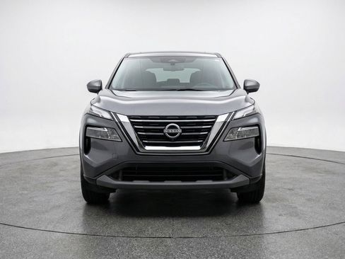 Used 2025 Nissan Rogue SV FWD image 2