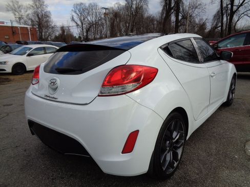 Used 2012 Hyundai Veloster w/ Style Pkg image 5