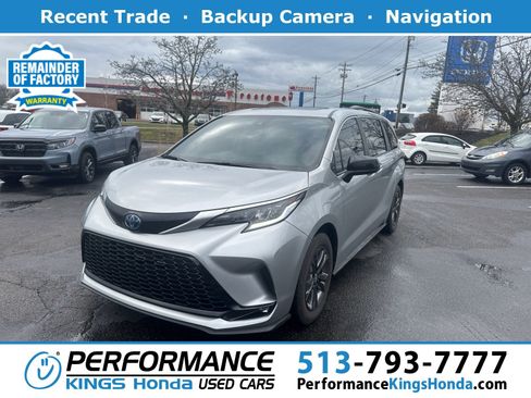 Used 2024 Toyota Sienna XSE w/ XSE Plus Package image 1