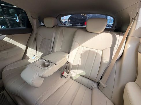 Used 2014 INFINITI QX70 AWD w/ Premium Package image 17