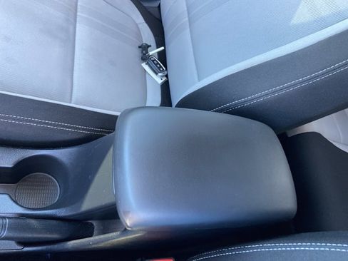 Used 2024 Hyundai Venue SEL image 39