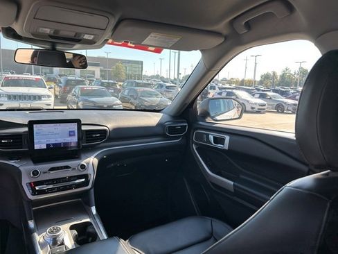 Used 2023 Ford Explorer XLT w/ Equipment Group 202A image 39