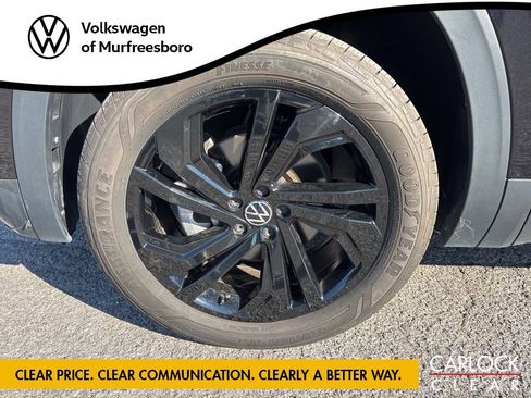 Certified 2023 Volkswagen Atlas SE w/ Panoramic Sunroof Package FWD image 9