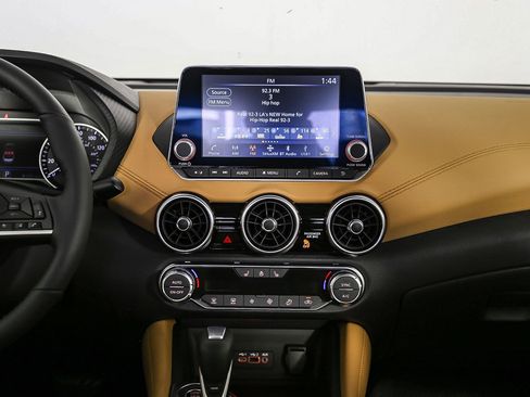 Used 2025 Nissan Sentra SV w/ SV Premium Package image 13