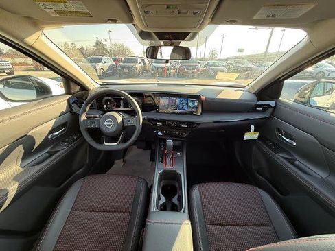 New 2026 Nissan Kicks SR w/ Cold Weather Package image 14