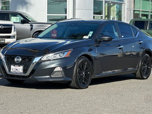 Used 2022 Nissan Altima 2.5 SV FWD image 8