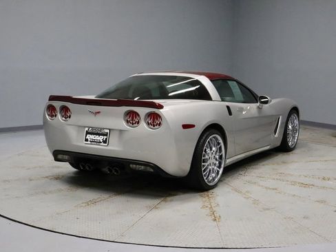 Used 2007 Chevrolet Corvette Coupe w/ Preferred Equipment Group RWD image 9